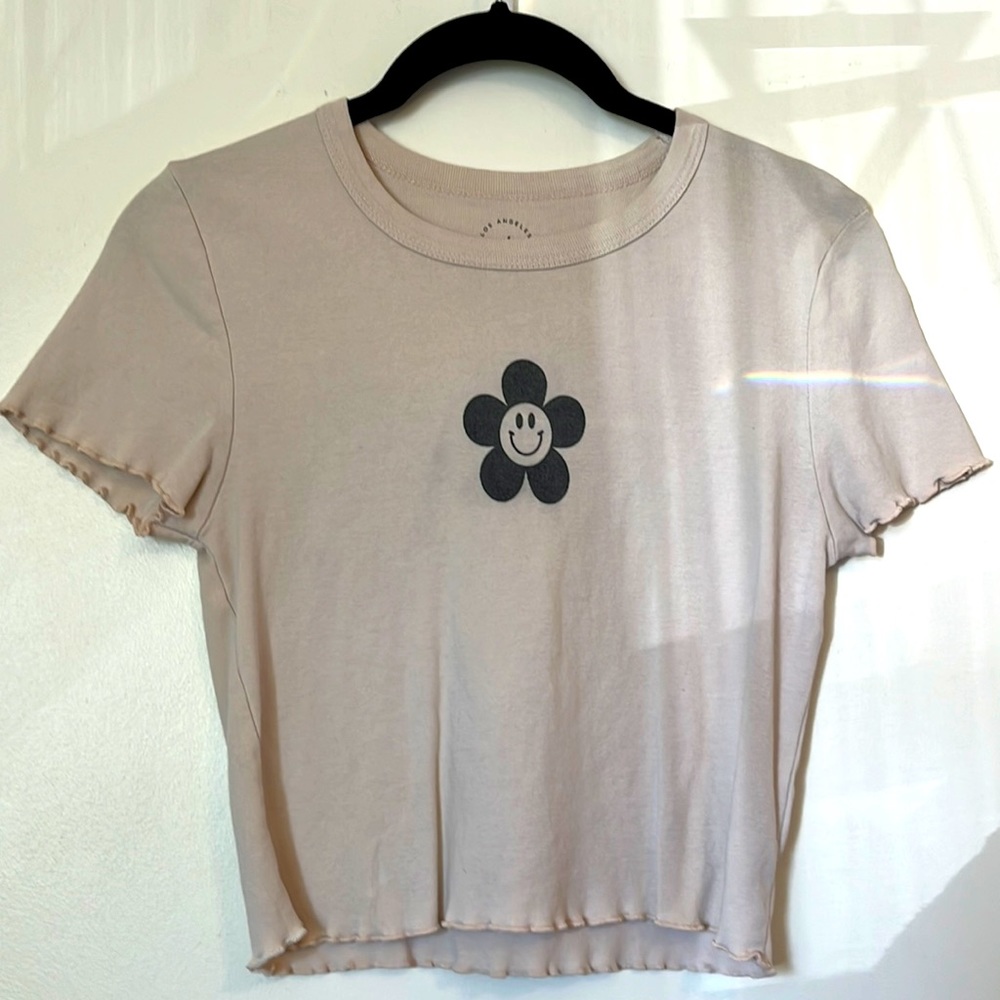 Cropped Shirt with Smiling Flower and Lettuce Trim